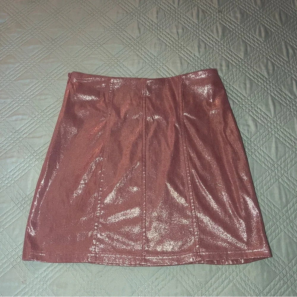 Main Strip Metallic Rose Pencil Skirt